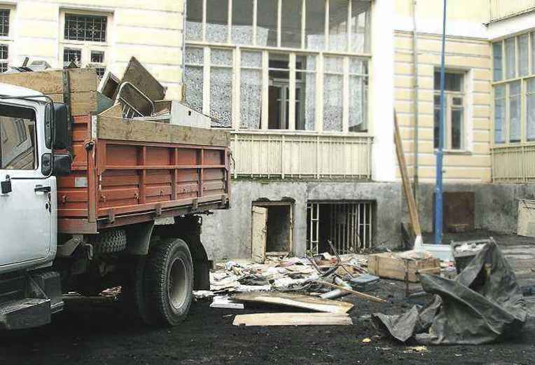 Вывоз мусора контейнером дешево по Костроме